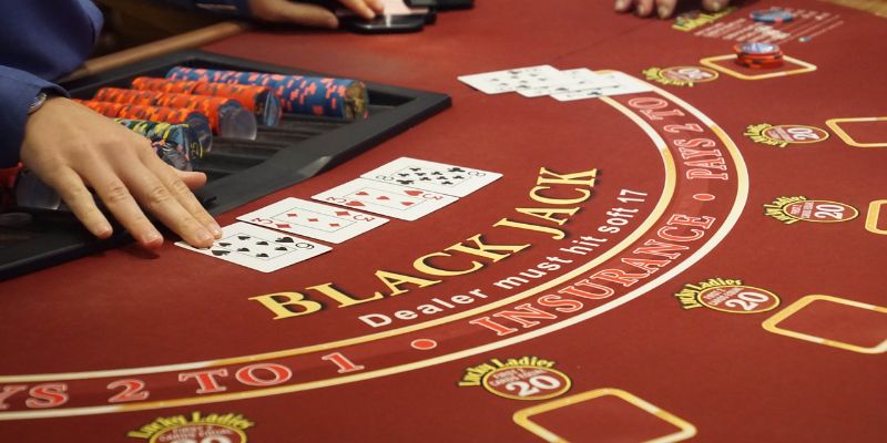 Live Blackjack thu hút game thủ bởi cách chơi đơn giản, trả thưởng nhanh chóng