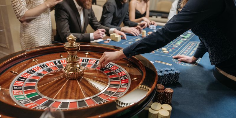 Live roulette với cách chơi đơn giản mang đến cảm giác hồi hộp qua từng vòng quay