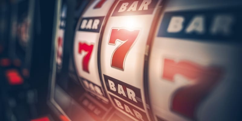 Hiểu Reels, Payline, Paytable và các chế độ quay để chơi slot hiệu quả.